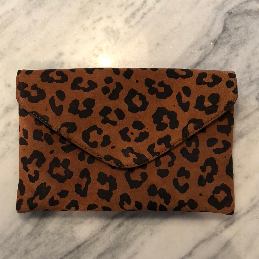 Cheetah print clutch/chain strap bag